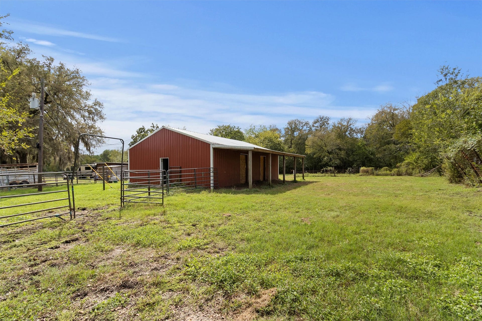 26962 Old Highway 105 W, Montgomery, TX 77316 Barn sits behind the main house