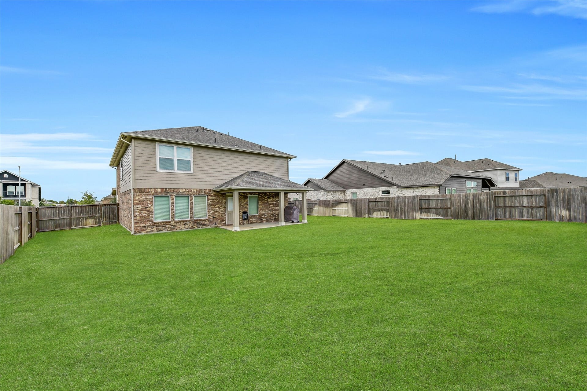 1802 Tioga View Drive, Rosharon, TX 77583