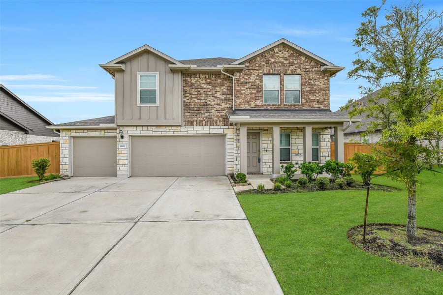 Property photo for 1802 Tioga View Drive, Rosharon, TX