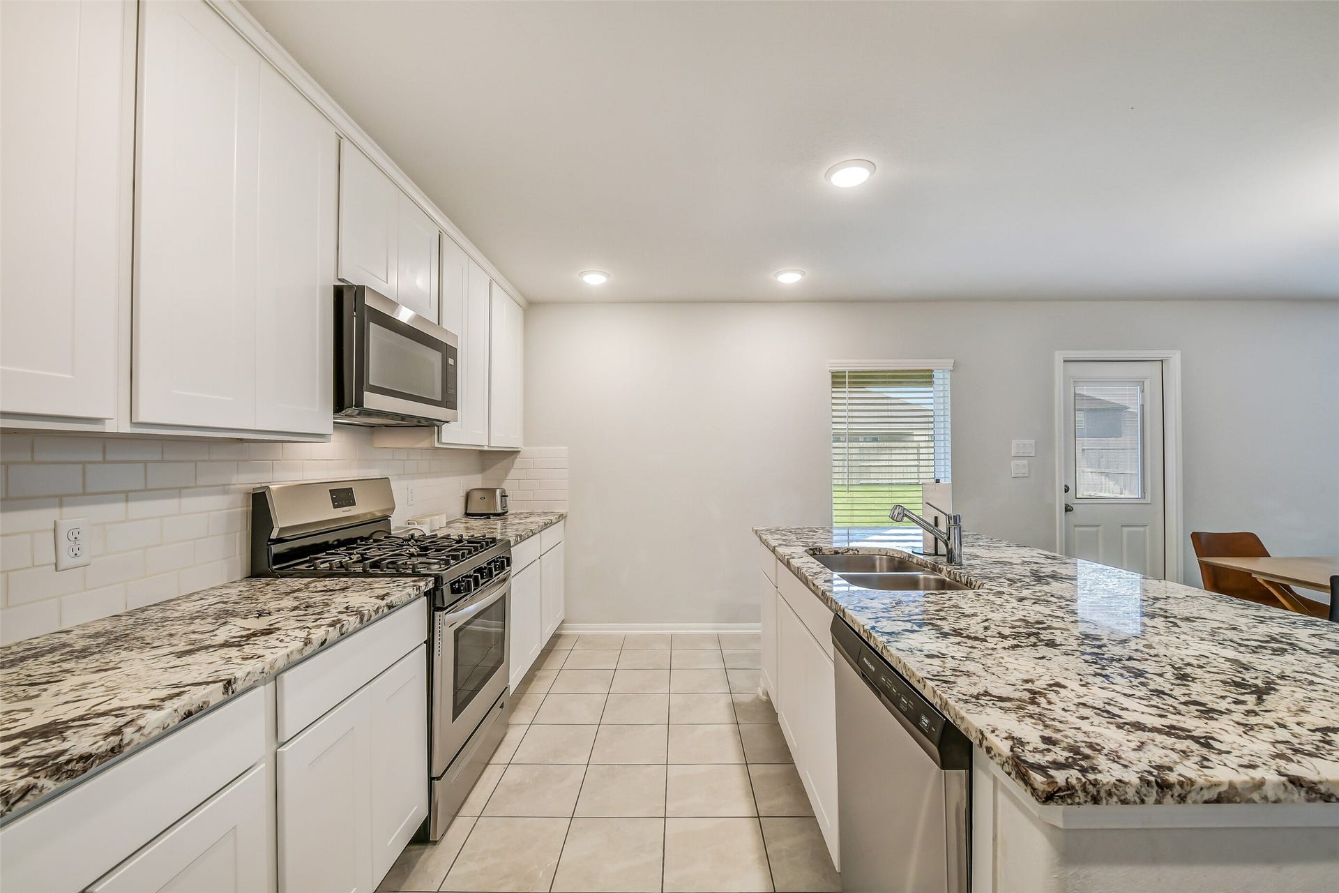 1802 Tioga View Drive, Rosharon, TX 77583
