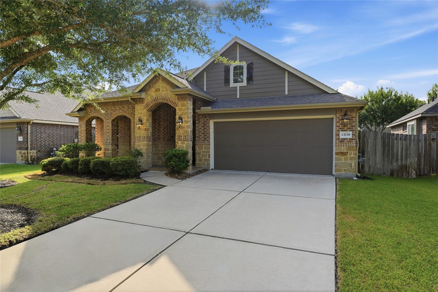 Property photo for 13739 Slate Mountain Lane, Houston, TX