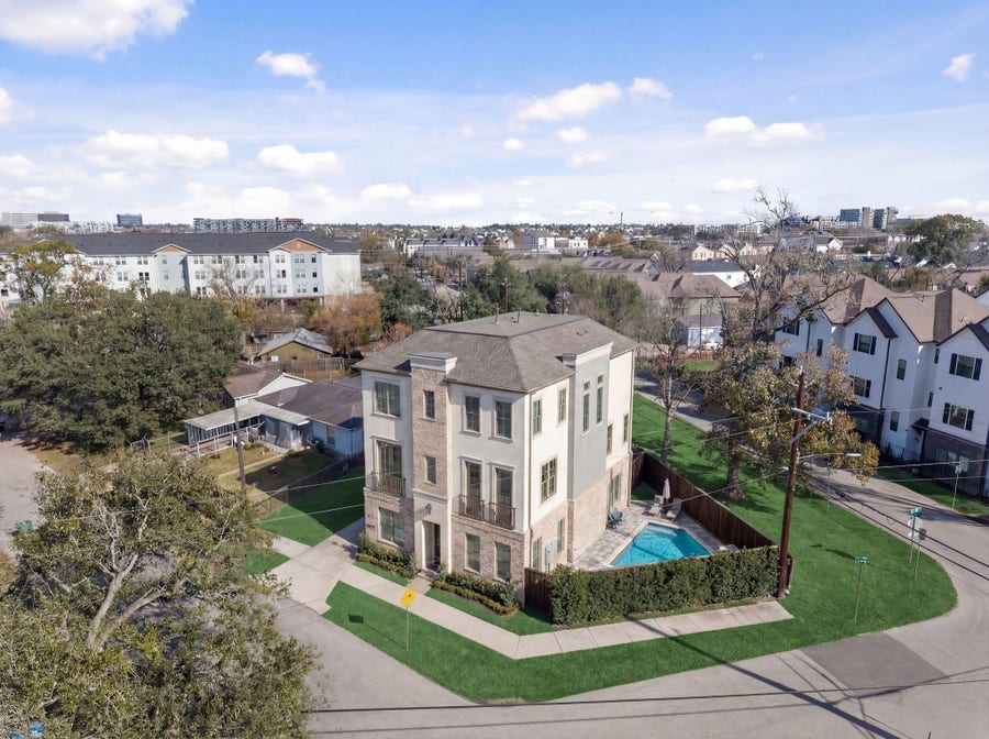 Property photo for 1801 W 14th 1/2 Street, Houston, TX