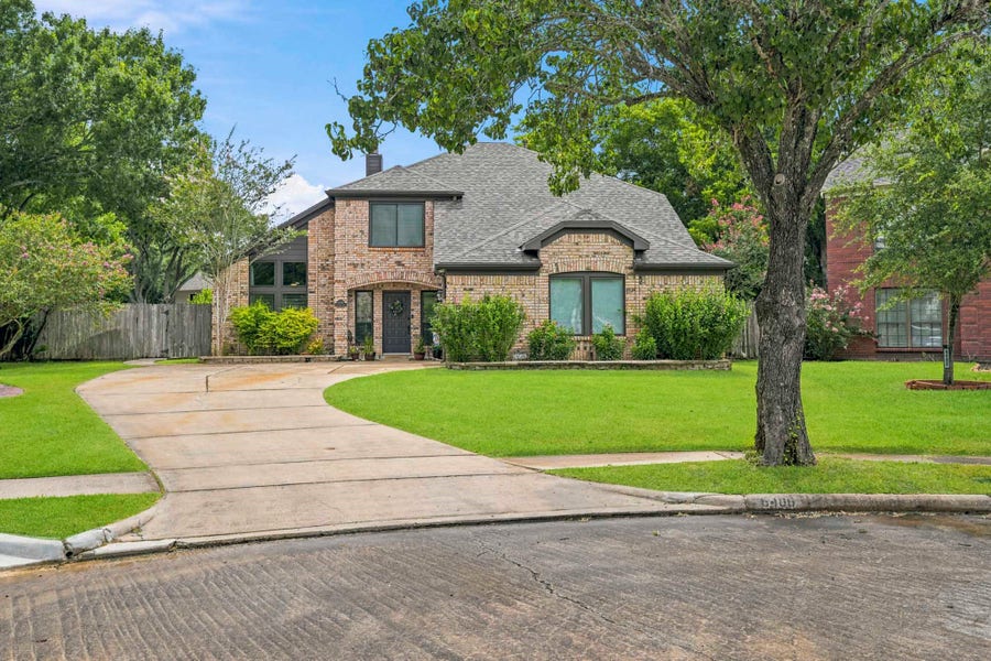 Property photo for 6406 Smoke Tree Court, Sugar Land, TX