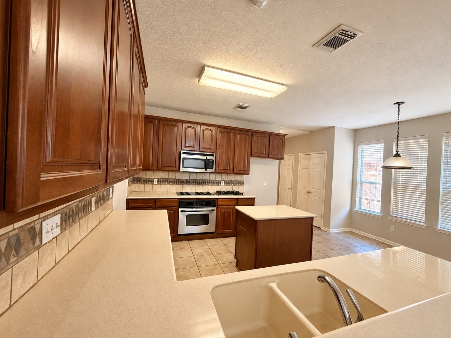 9226 Edgeloch Drive, Spring, TX 77379 9226 Edgeloch Drive, Spring, TX 77379