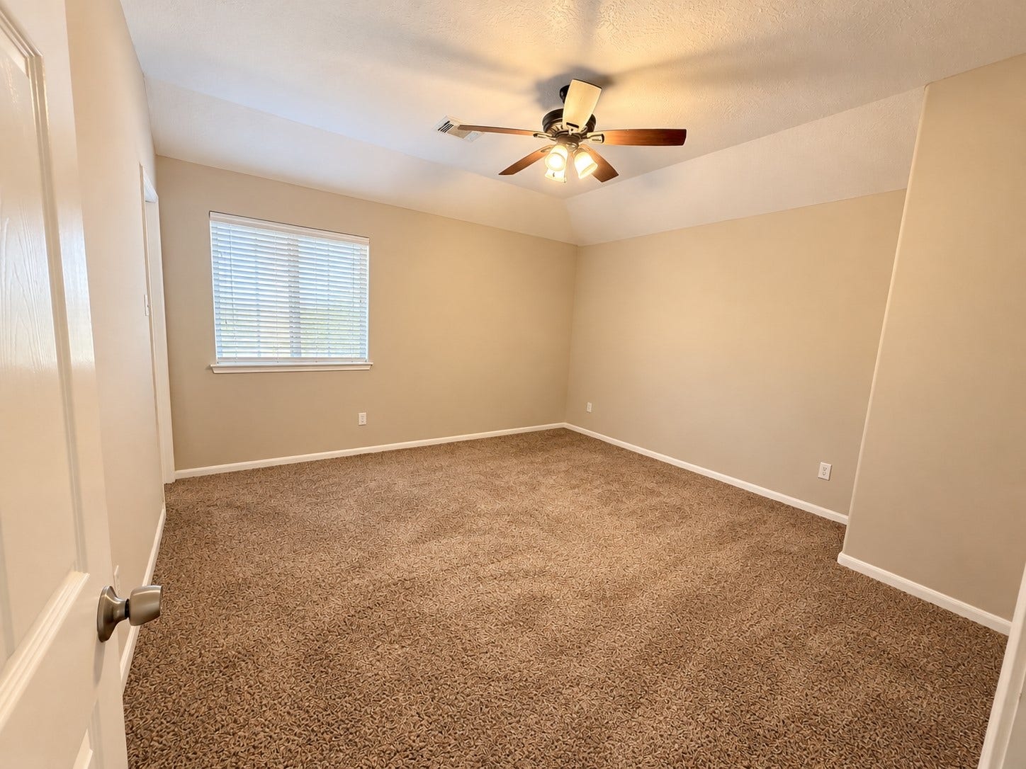 9226 Edgeloch Drive, Spring, TX 77379 9226 Edgeloch Drive, Spring, TX 77379