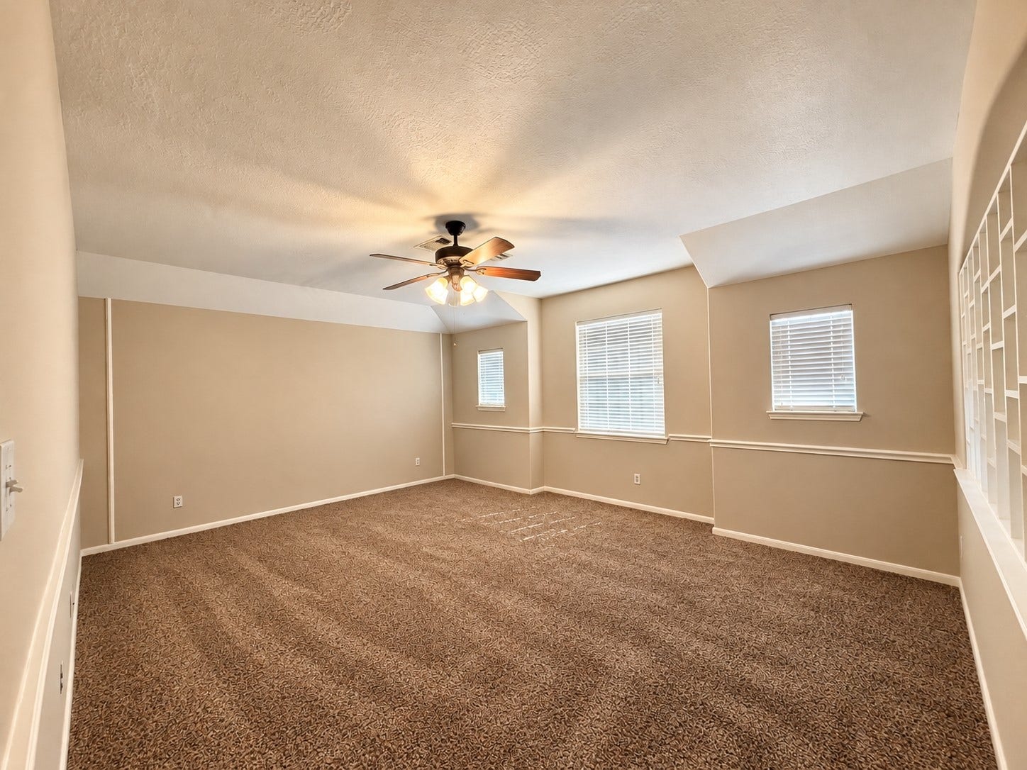 9226 Edgeloch Drive, Spring, TX 77379 9226 Edgeloch Drive, Spring, TX 77379