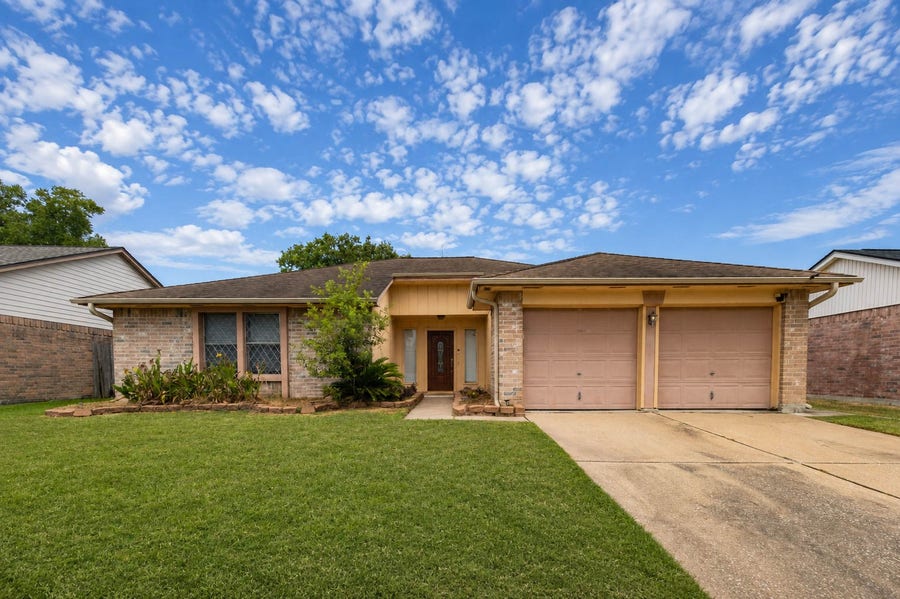 Property photo for 7251 Sonnet Glen Lane, Houston, TX