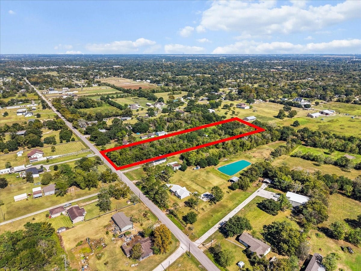 5029 1/2 Ike Franks Road, Santa Fe, TX 77517 "Green acres is the place to be..."