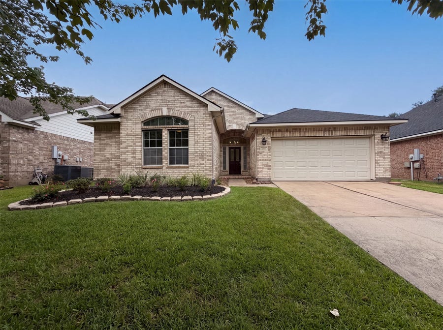Property photo for 5704 Shady Hollow Court, Rosharon, TX