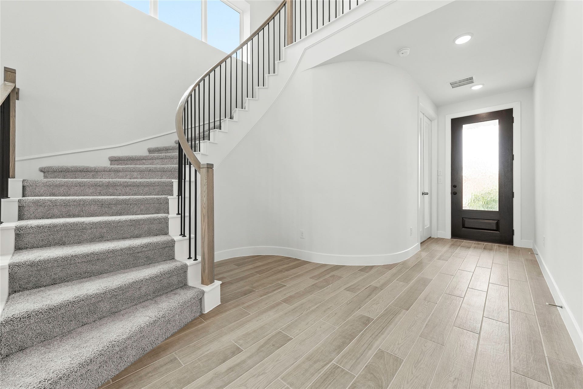 372 Mulberry Creek Street, Conroe, TX 77304 Representative image; features, selections and colors may vary.
