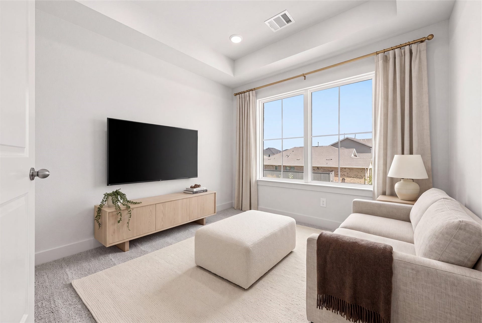 372 Mulberry Creek Street, Conroe, TX 77304 Virtually staged representative image; features, selections and colors may vary
