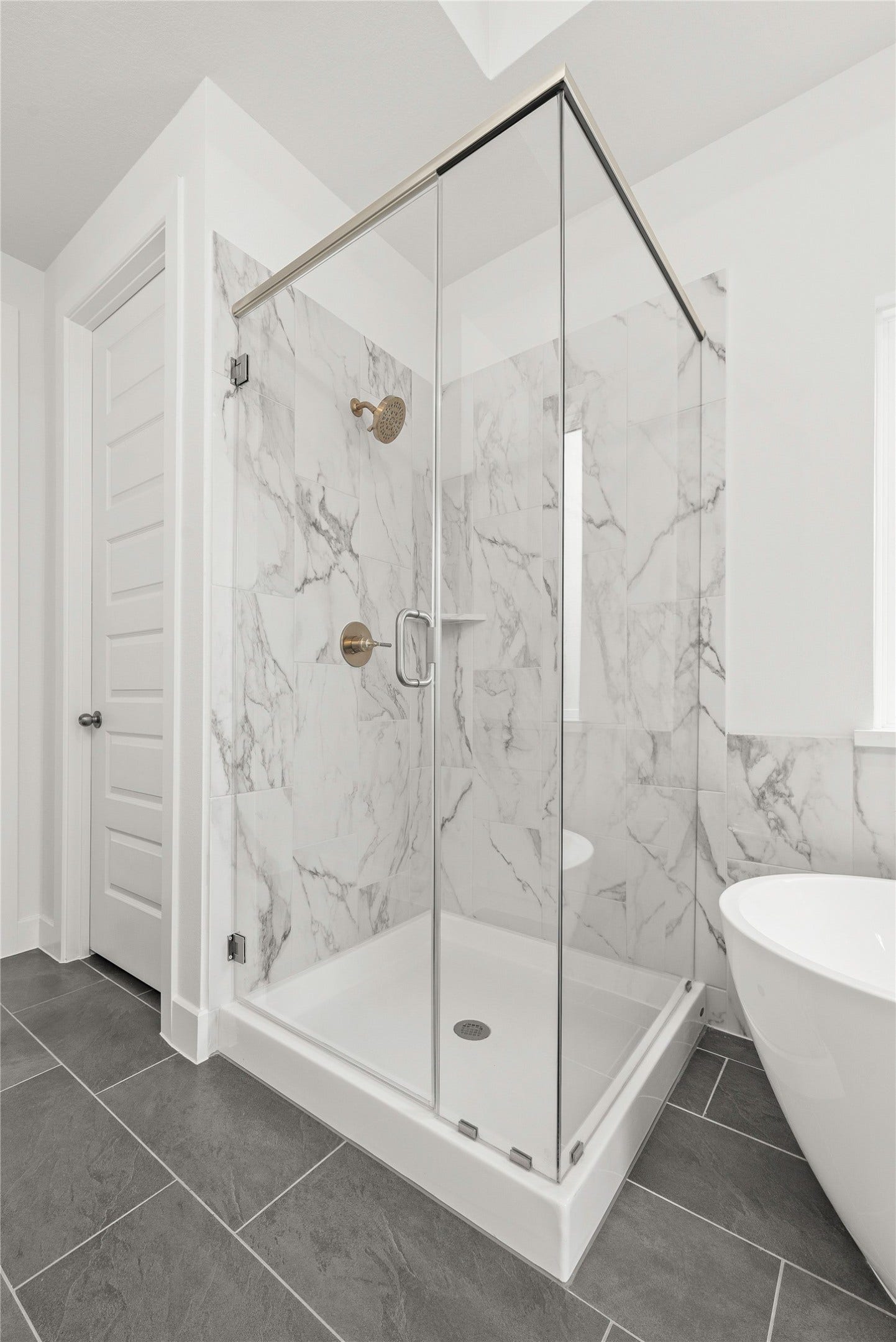 372 Mulberry Creek Street, Conroe, TX 77304 Representative image; features, selections and colors may vary.