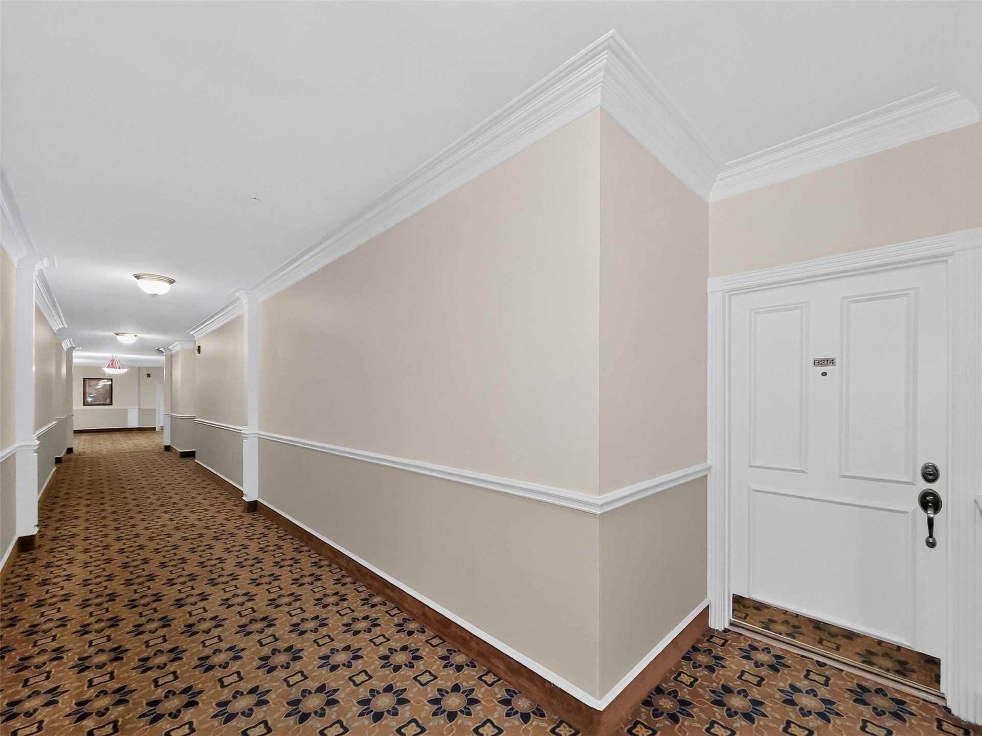 2111 Welch, #B214, Houston, TX 77019 2111 Welch, #B214, Houston, TX 77019