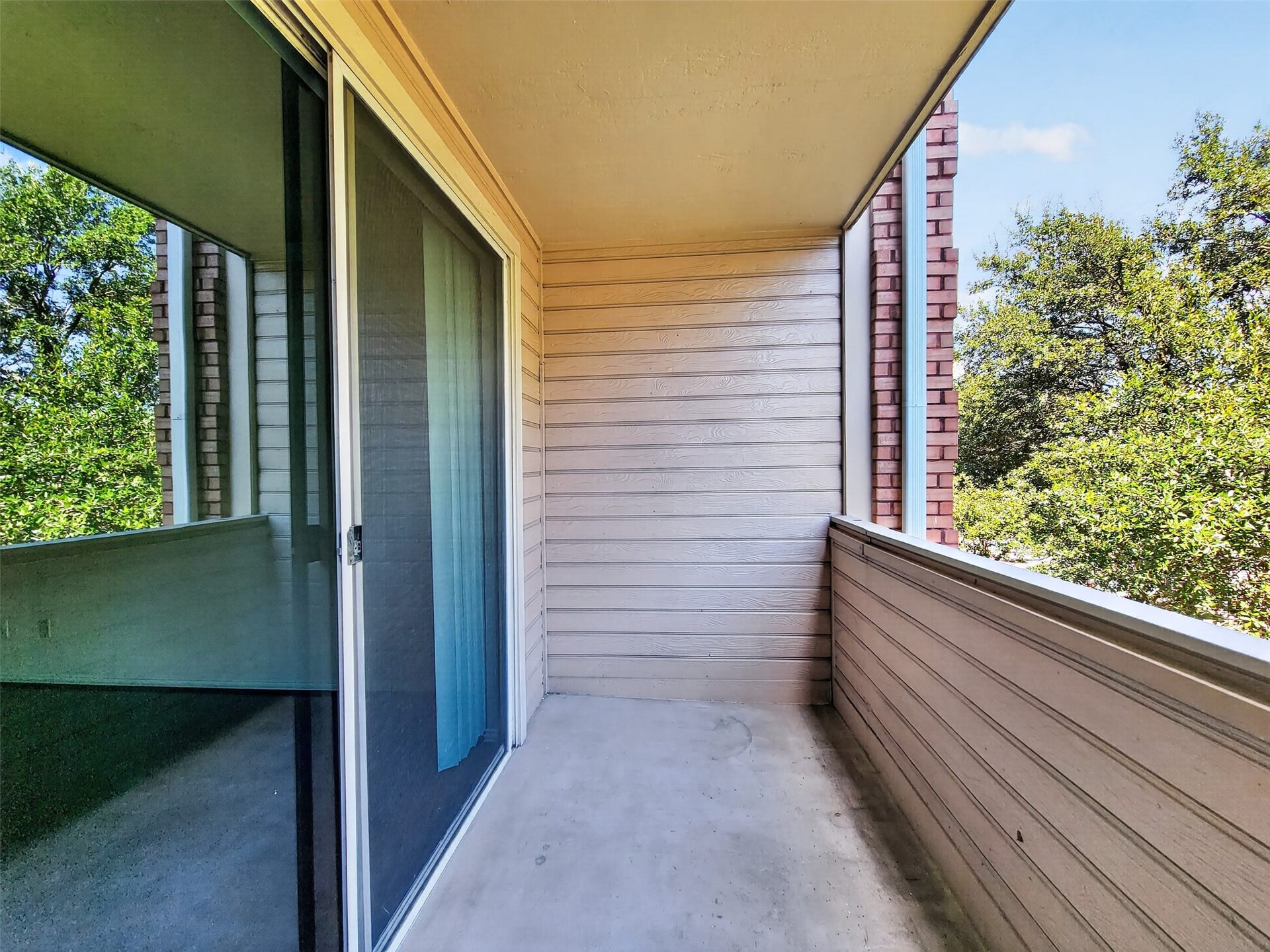2111 Welch, #B214, Houston, TX 77019 2111 Welch, #B214, Houston, TX 77019