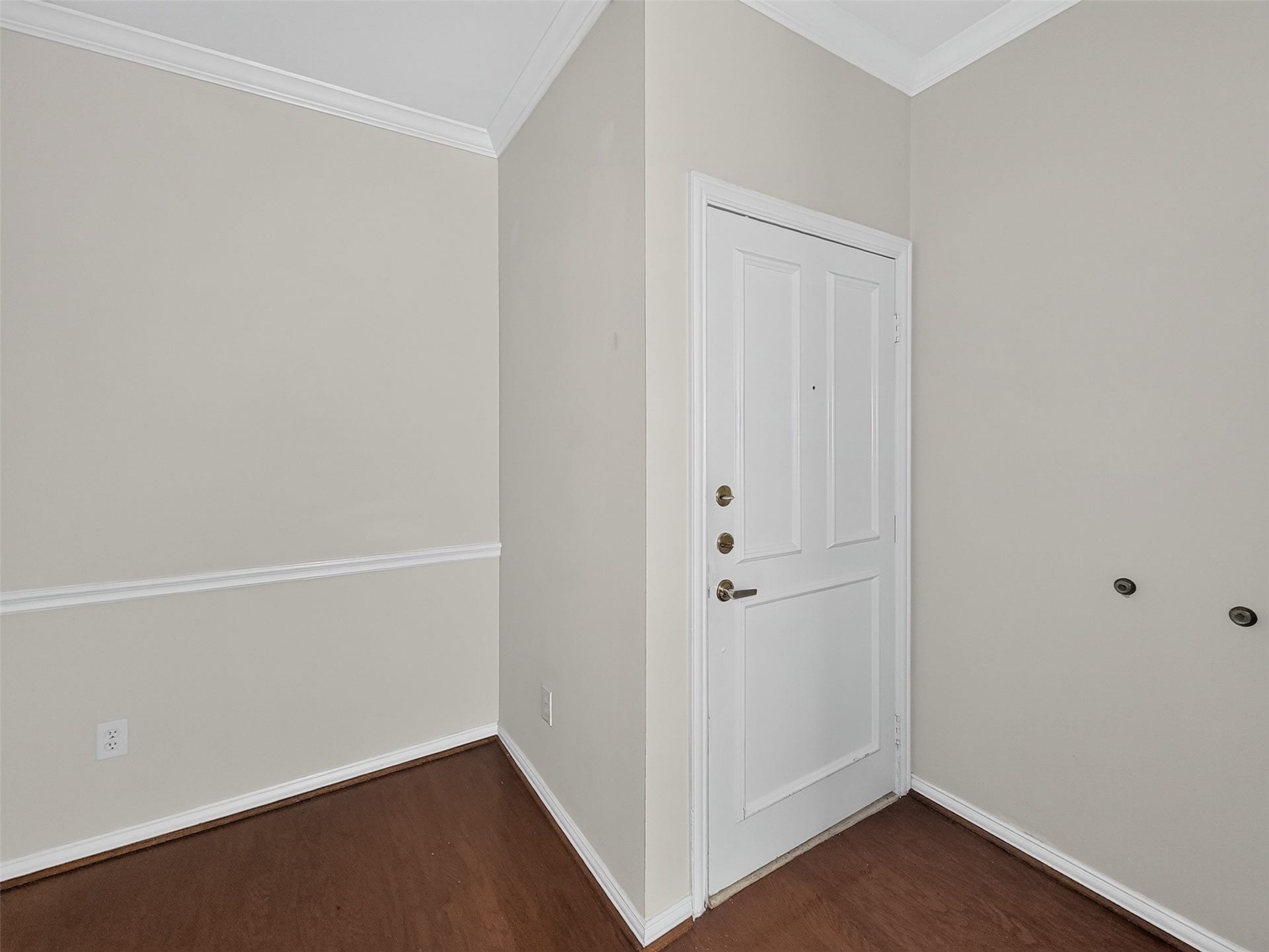 2111 Welch, #B214, Houston, TX 77019 2111 Welch, #B214, Houston, TX 77019