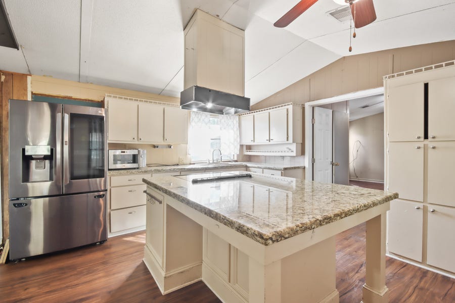 Property photo for 17317 E Greenleaf Lane, Conroe, TX