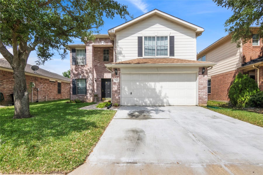 Property photo for 5815 Clerkenwell Drive, Houston, TX