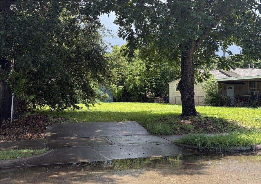Property photo for 3327 Natchez Street, Houston, TX