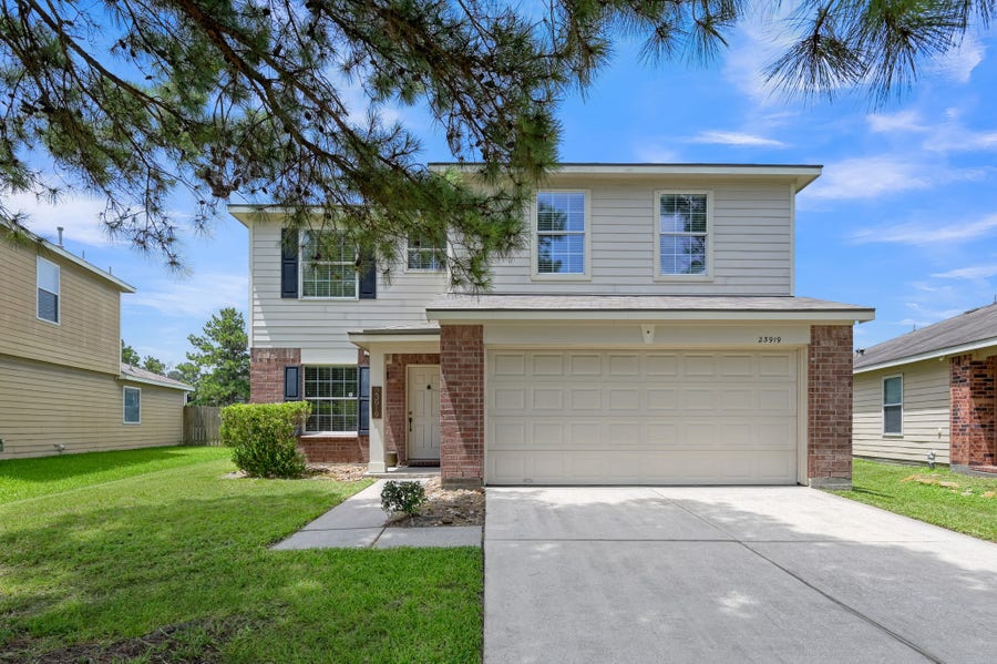 Property photo for 23919 Kingbriar Drive, Spring, TX