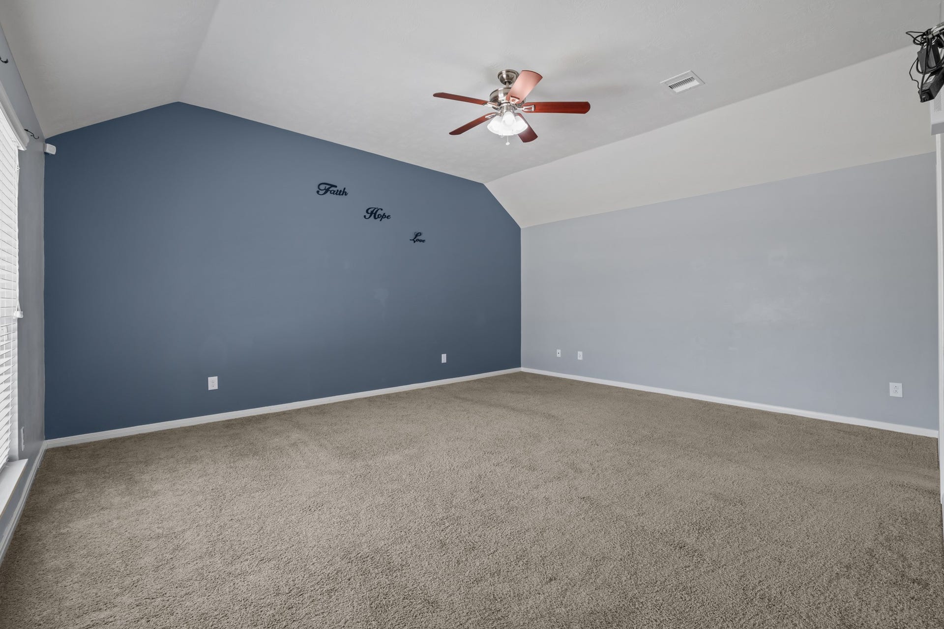 28027 Trade Wind Court, Rosharon, TX 77583 28027 Trade Wind Court, Rosharon, TX 77583