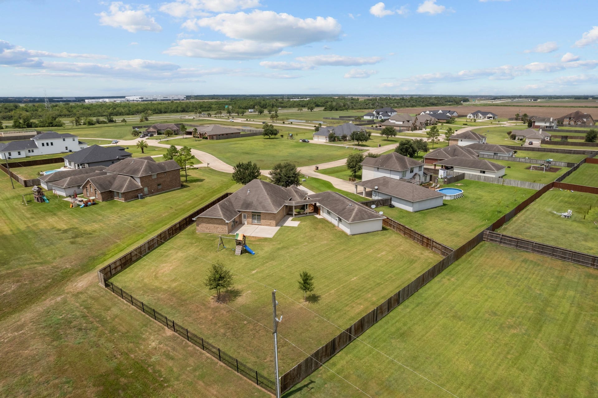 28027 Trade Wind Court, Rosharon, TX 77583 28027 Trade Wind Court, Rosharon, TX 77583