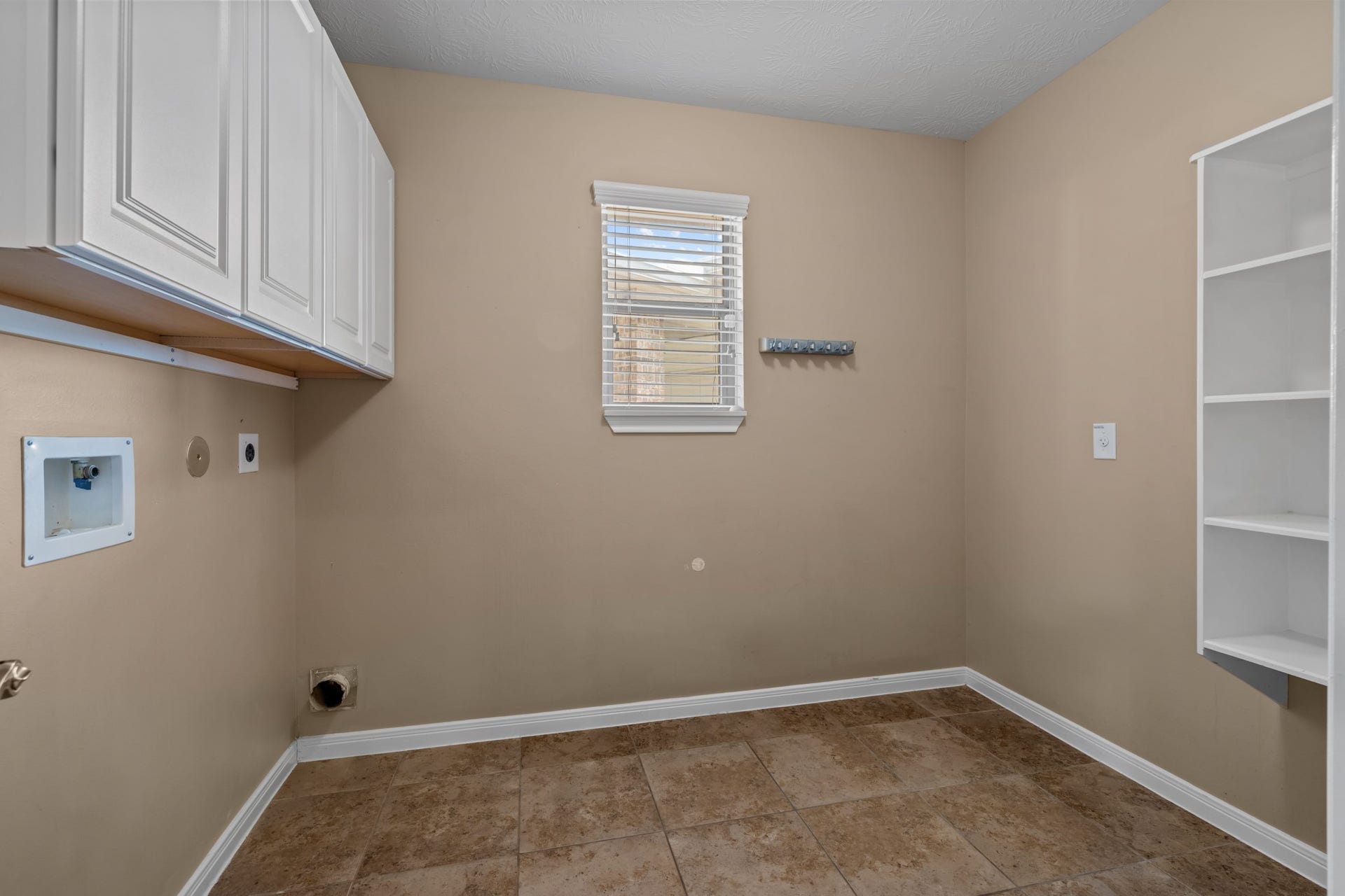 28027 Trade Wind Court, Rosharon, TX 77583 28027 Trade Wind Court, Rosharon, TX 77583