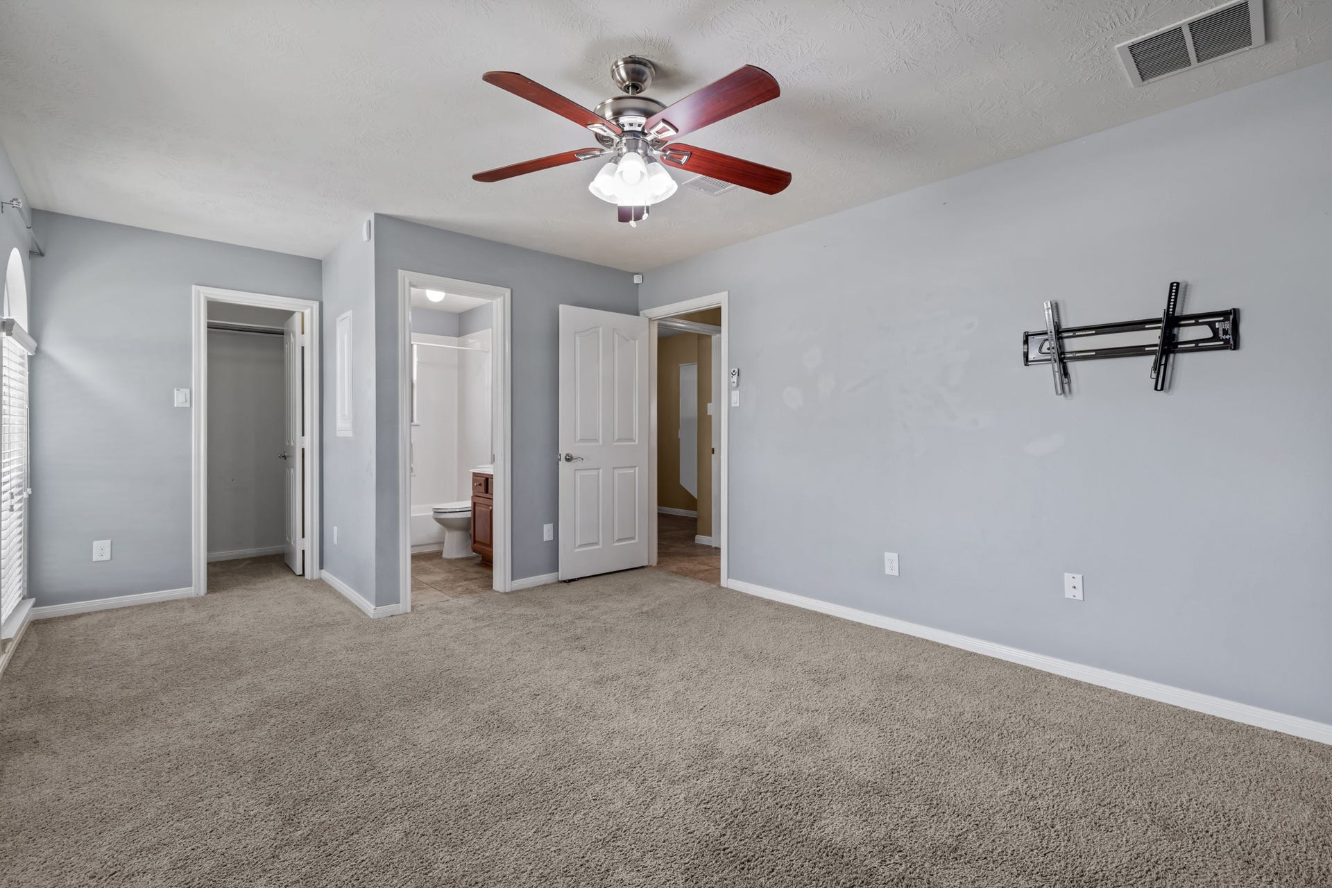 28027 Trade Wind Court, Rosharon, TX 77583 28027 Trade Wind Court, Rosharon, TX 77583