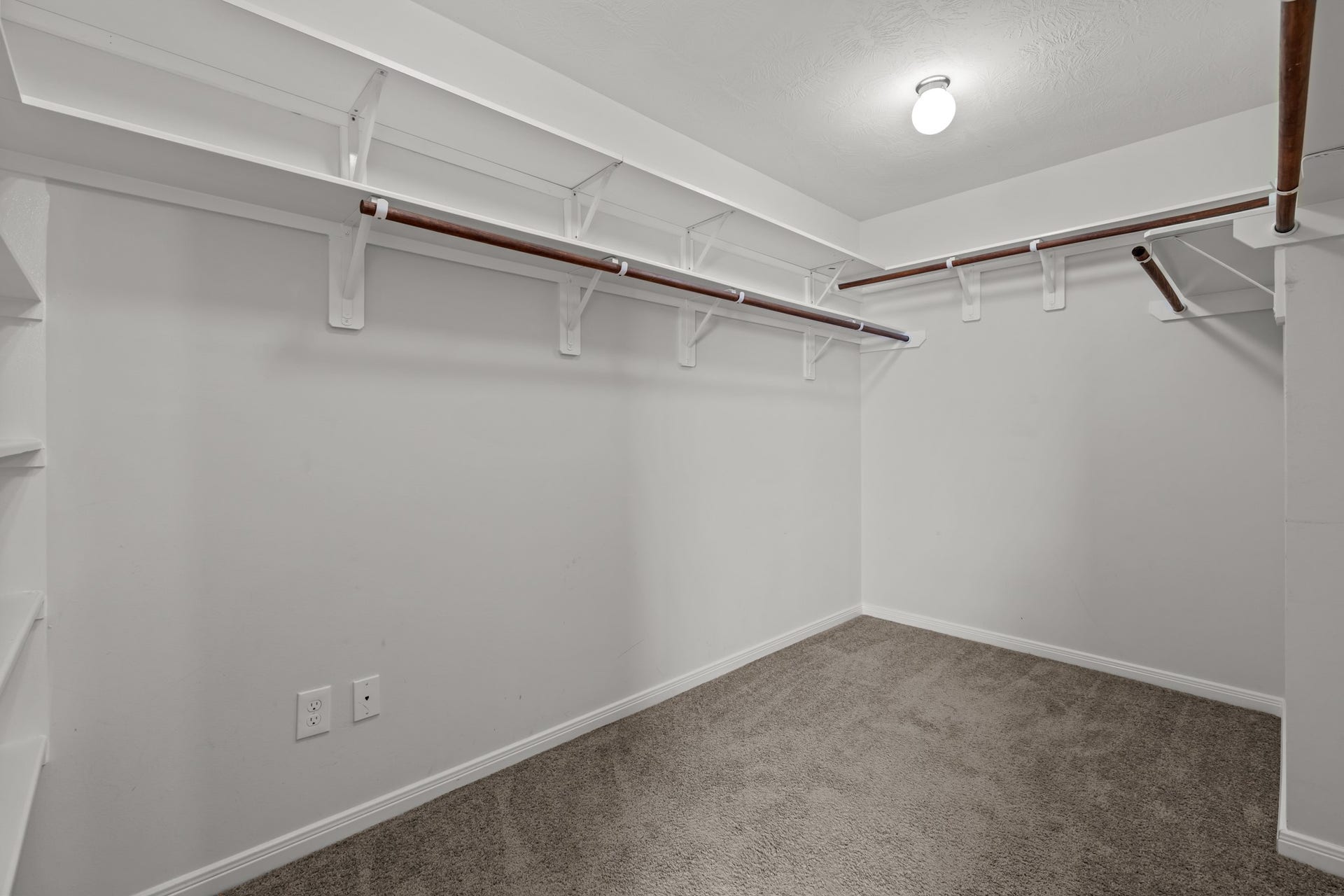 28027 Trade Wind Court, Rosharon, TX 77583 28027 Trade Wind Court, Rosharon, TX 77583