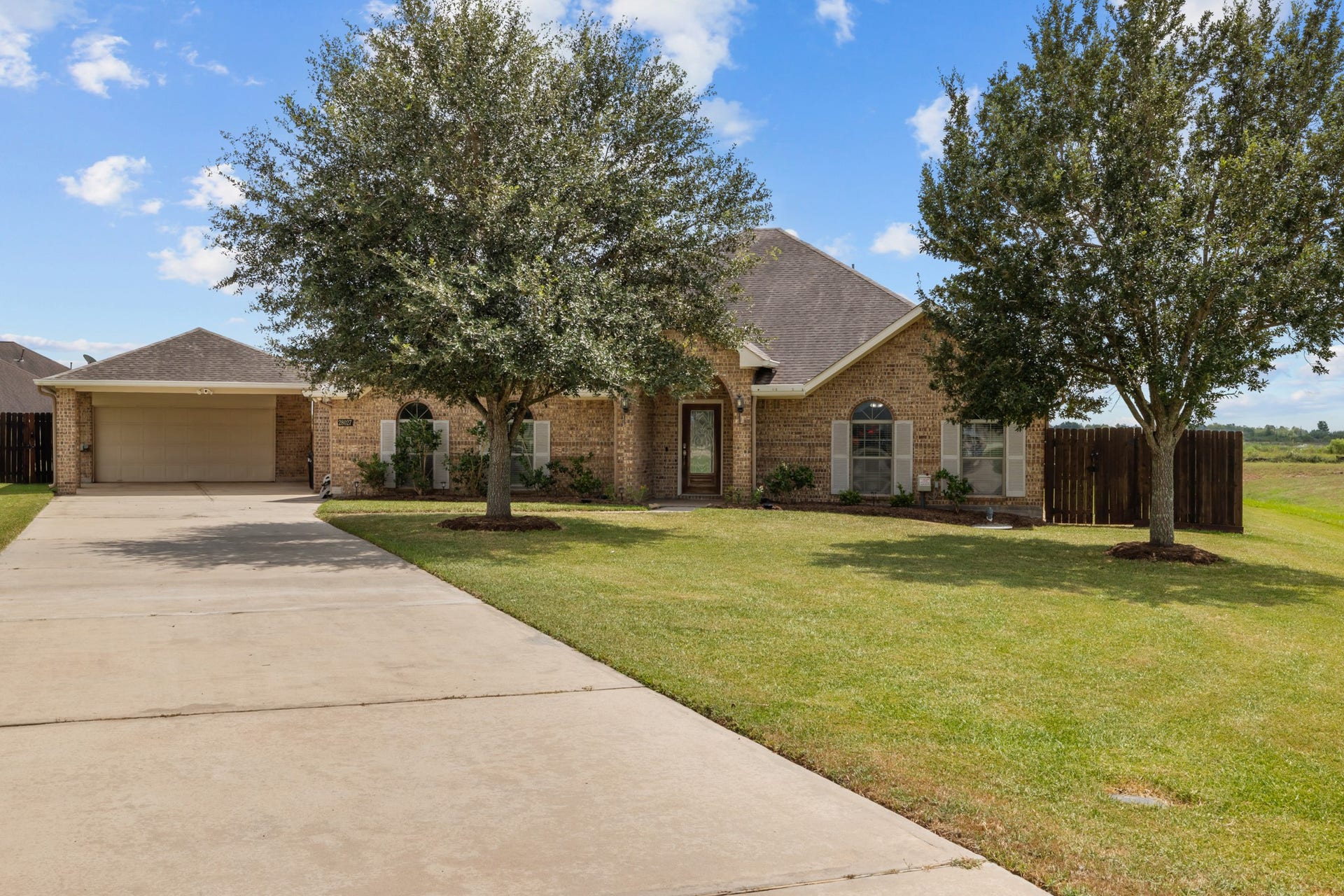 28027 Trade Wind Court, Rosharon, TX 77583 28027 Trade Wind Court, Rosharon, TX 77583