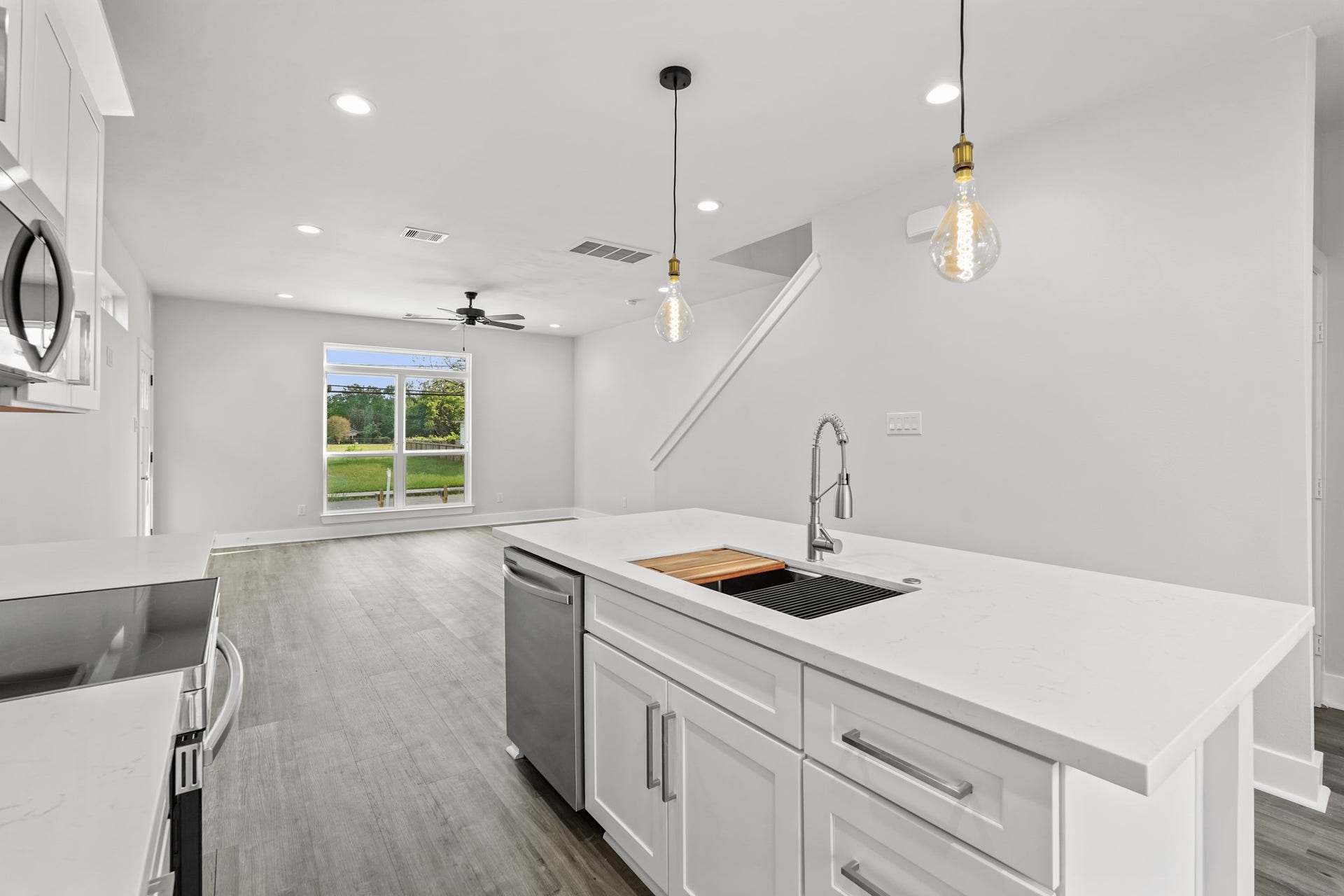 764 Dillard Street, #B, Houston, TX 77091