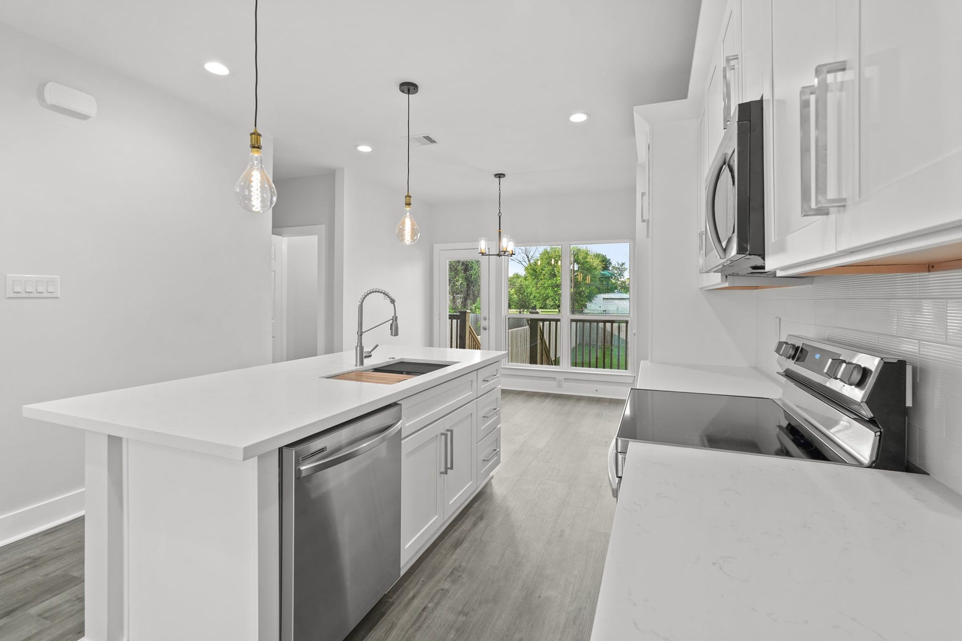 764 Dillard Street, #B, Houston, TX 77091