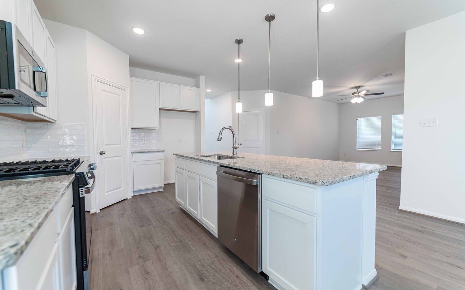 13405 Dalvay Beach Drive, Texas City, TX 77568 13405 Dalvay Beach Drive, Texas City, TX 77568