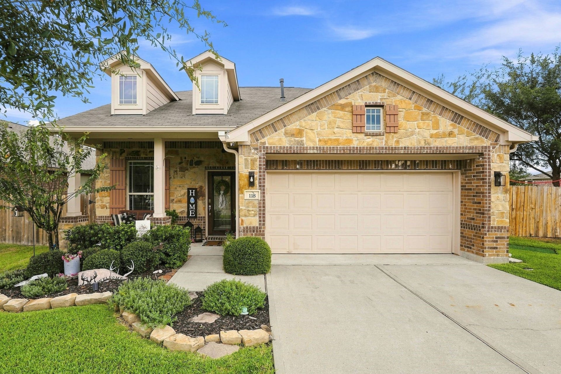 118 Shadow Springs Trail, Magnolia, TX 77354 Welcome home!