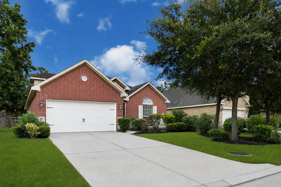 Property photo for 31 Hearthwick Road, Tomball, TX