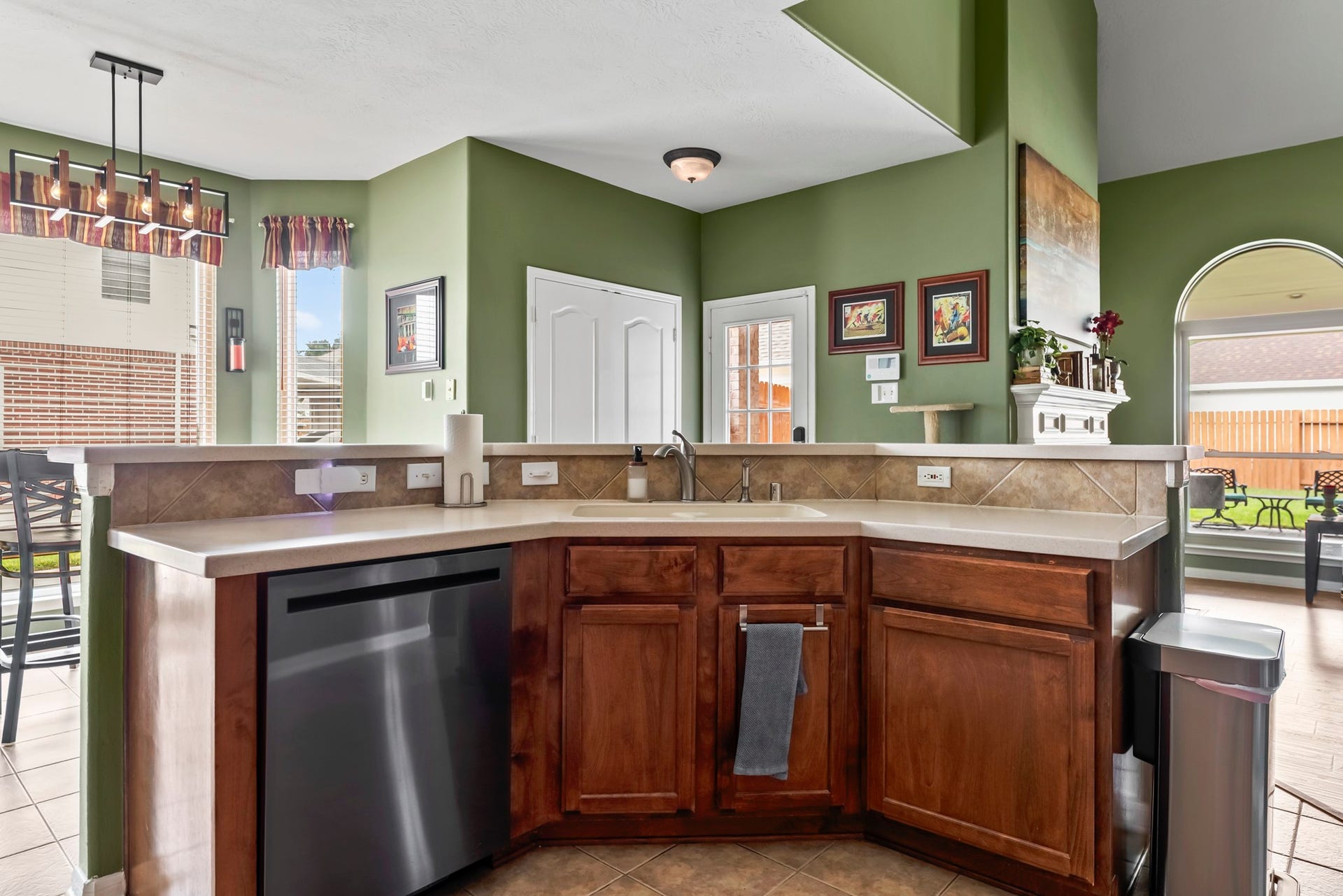 13402 Durbridge Trail Drive, Houston, TX 77065 Kitchen open