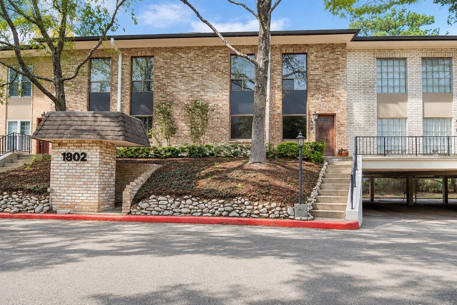 Property photo for 1802 Stoney Brook Drive, #104, Houston, TX