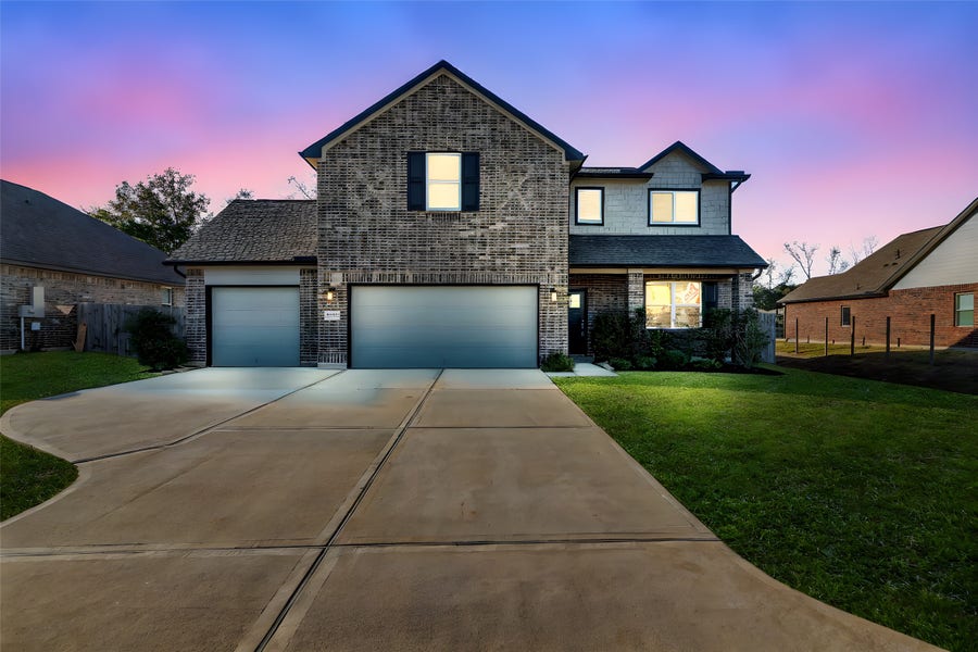 Property photo for 12341 N Chestnut Hills Drive, Conroe, TX