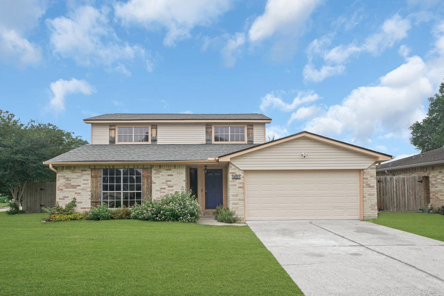 Property photo for 302 Morningside Drive, League City, TX