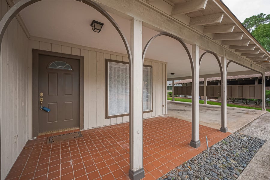 Property photo for 24 Champions Colony E, Houston, TX
