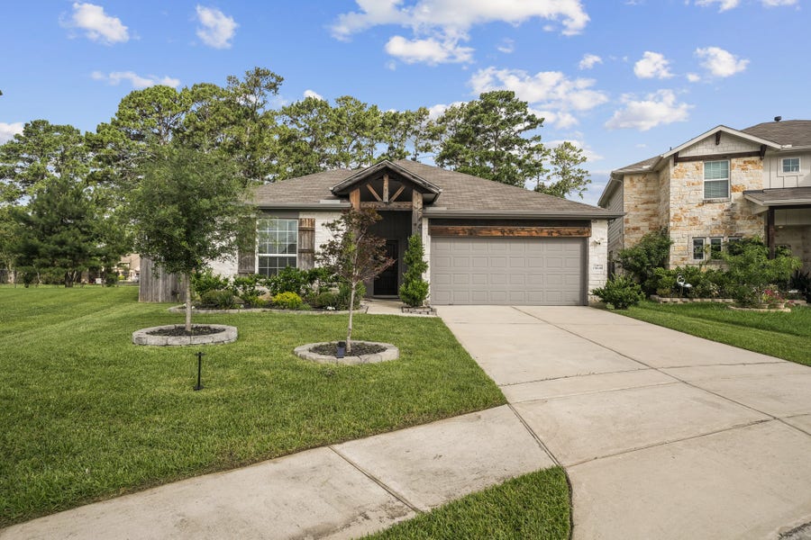 Property photo for 15639 Lakewood Terrace Drive, Tomball, TX