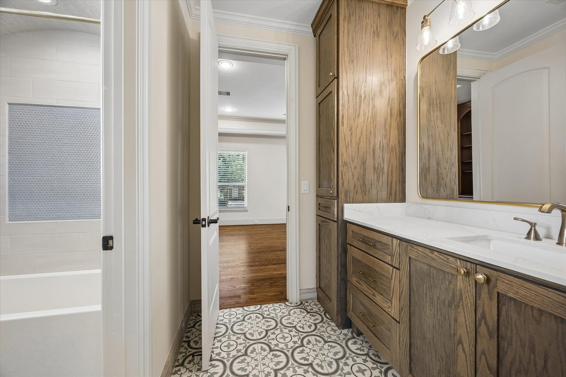 2531 Swift Boulevard, Houston, TX 77030 2531 Swift Boulevard, Houston, TX 77030