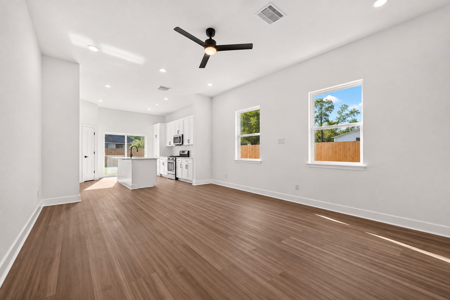 8110 Carver Road, Houston, TX 77088 8110 Carver Road, Houston, TX 77088