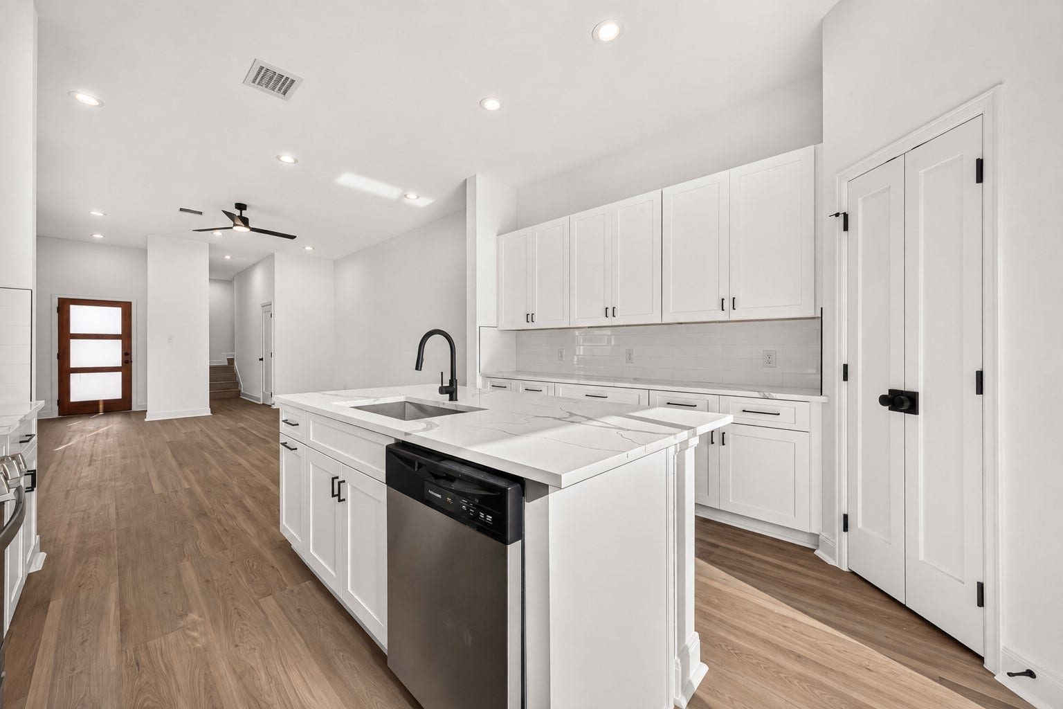 8110 Carver Road, Houston, TX 77088 8110 Carver Road, Houston, TX 77088