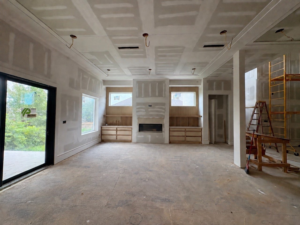 4918 Wigton Drive, Houston, TX 77096 Living Area