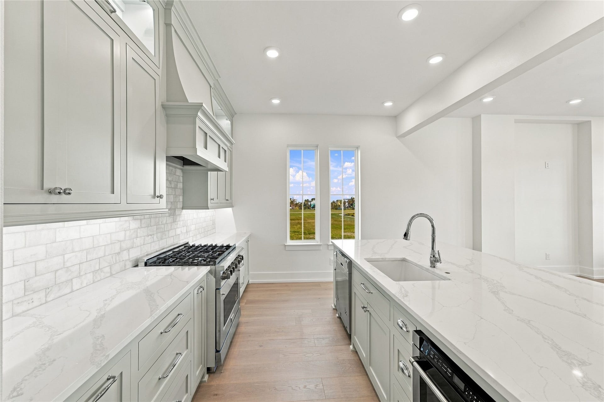 11329 Starfish Drive, Galveston, TX 77554 *Sample photos of completed work from the same builder*