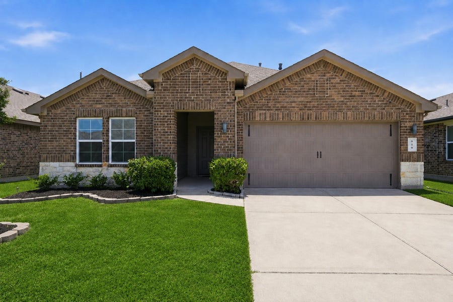 Property photo for 910 Betsy Hill Drive, Rosharon, TX