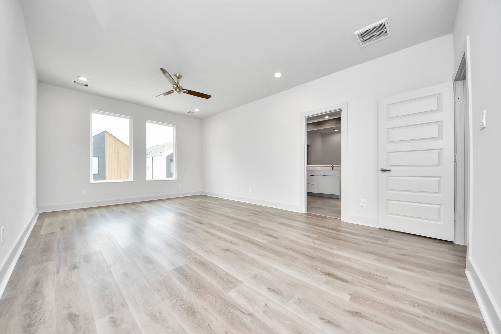 4023 Boho Lane, Houston, TX 77045 primary suite
