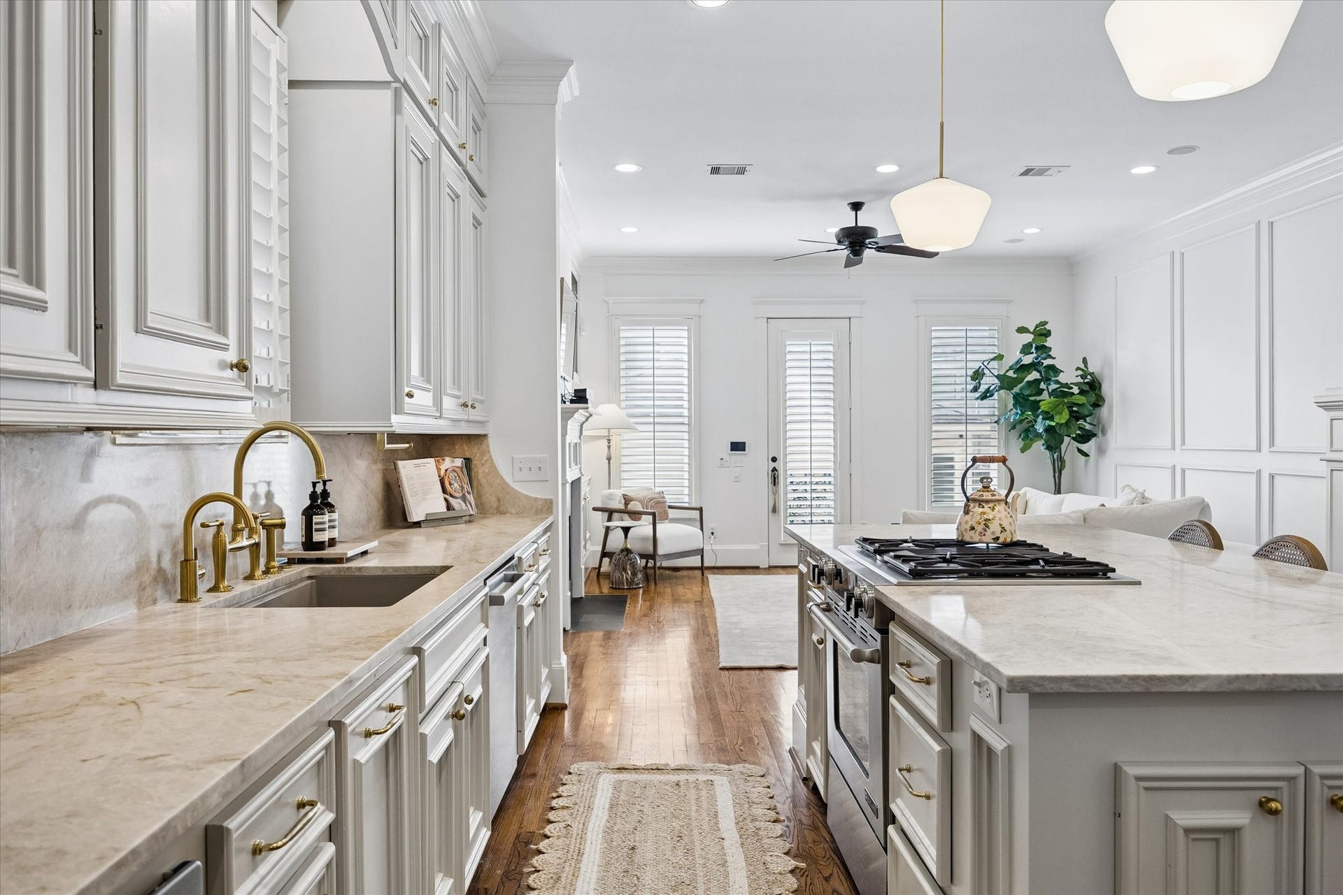 316 Aurora Street, Houston, TX 77008 316 Aurora Street, Houston, TX 77008
