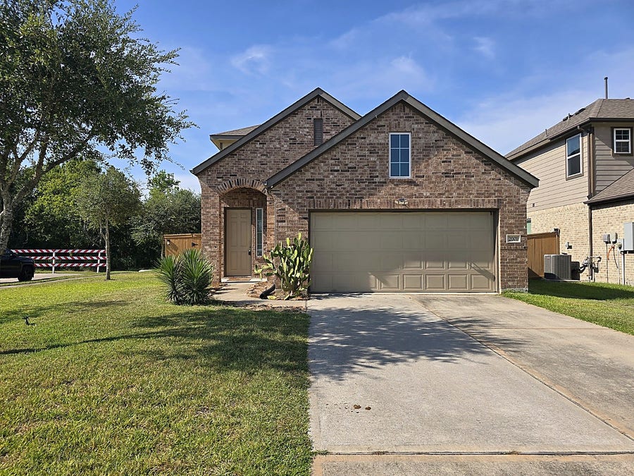 Property photo for 2001 Acklen Run Drive, Rosharon, TX