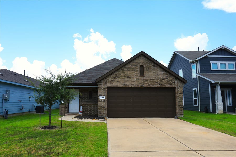 Property photo for 233 Laura Leigh Lane, Angleton, TX
